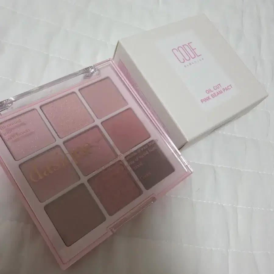 데이지크 섀도우, 팩트