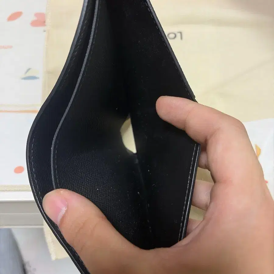 루이비통 카드 지갑 블랙