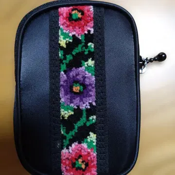 FEILER 페이러 새상품 블랙 꽃무늬 파우치