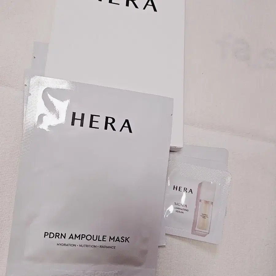 헤라 PDRN 앰플마스크1통3매본품 +( 시그니아 루미네이팅 세럼 증정)