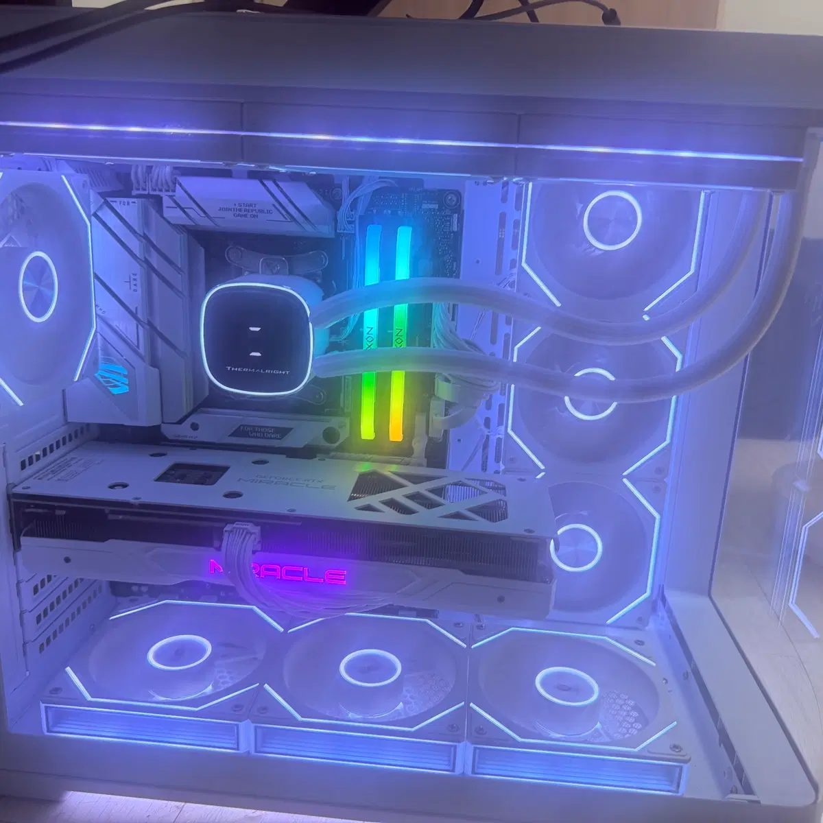 9800xd 4070super 본체 급처합니다