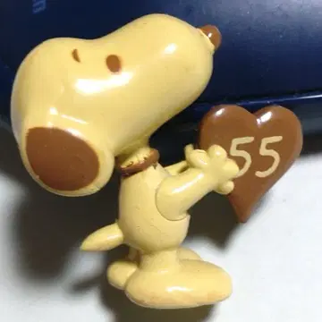 SNOOPY/스누피 원작 탄생 55주년 기념 스누피 (하트 들고 있는) 피규어