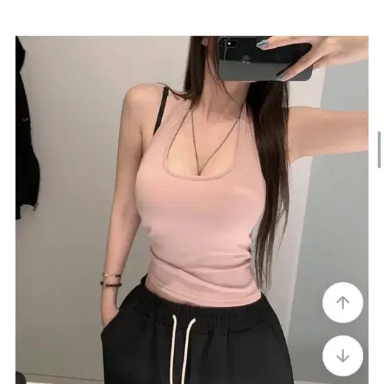 에이블리 에쎌 홀터넥 캡나시 패드 탈착가능