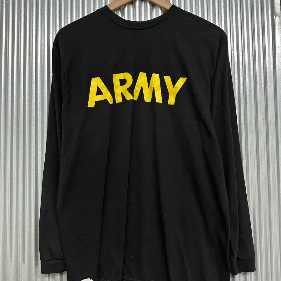 [MEDIUM] 미군 APFU 육군 체육복 긴팔 티셔츠 (US ARMY PT)