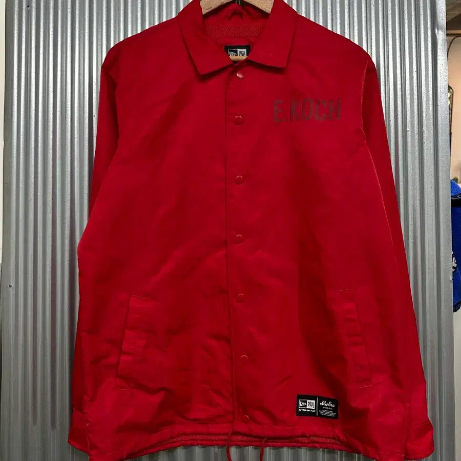 [LARGE] 뉴에라 (NEW ERA) 레드 코치 자켓