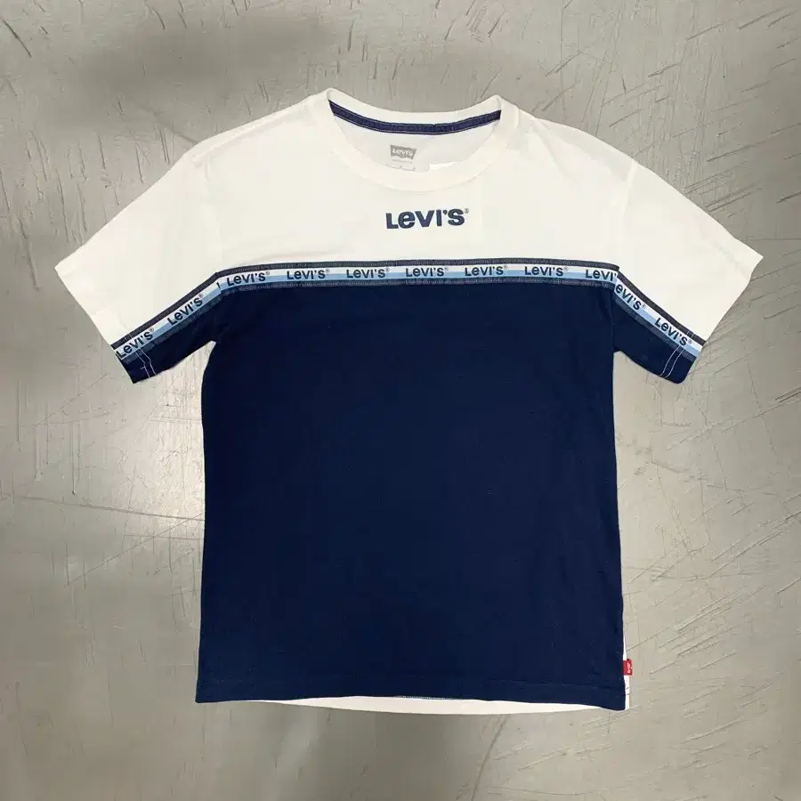 리바이스 반팔