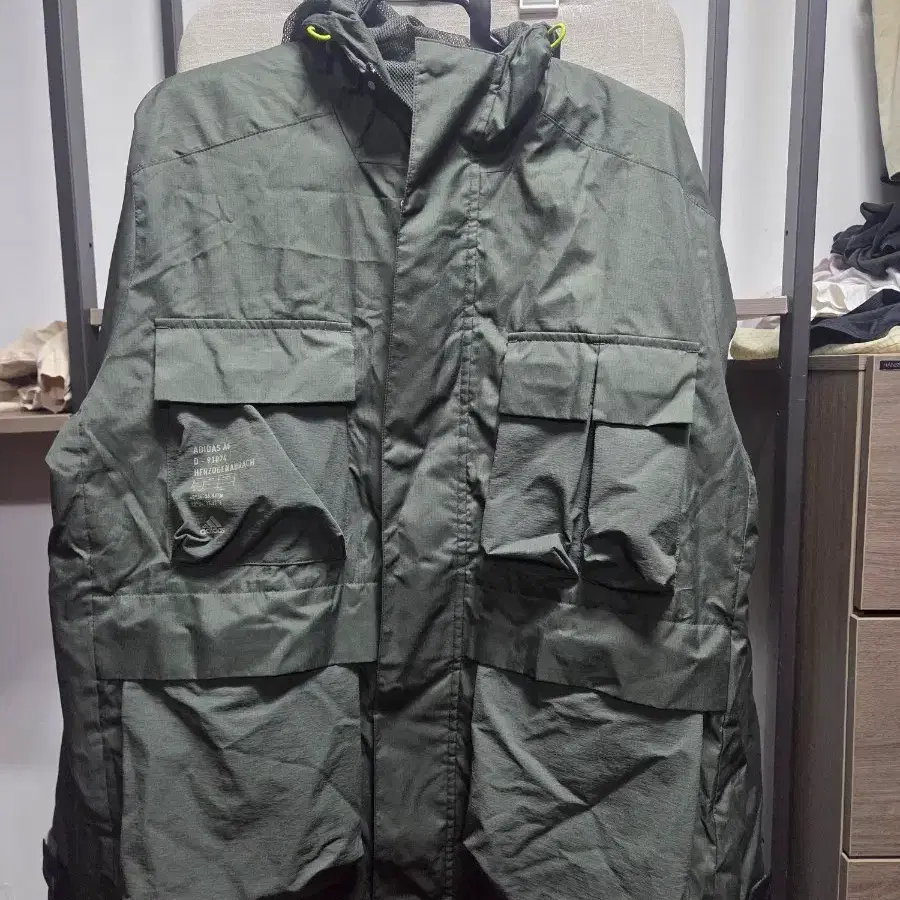 아디다스 남성용 아노락 점퍼 올리브 색상