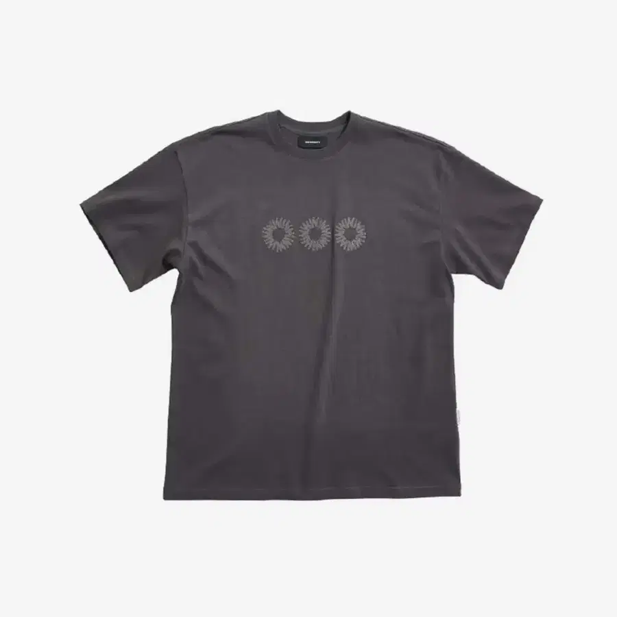 999휴머니티 로고 하프 티셔츠 차콜 OS