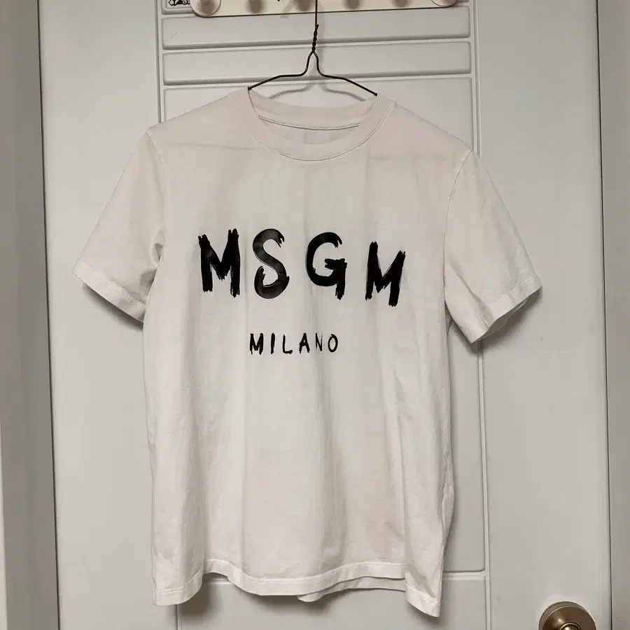 MSGM 밀라노 반팔티 M 화이트 하자없이 깨끗