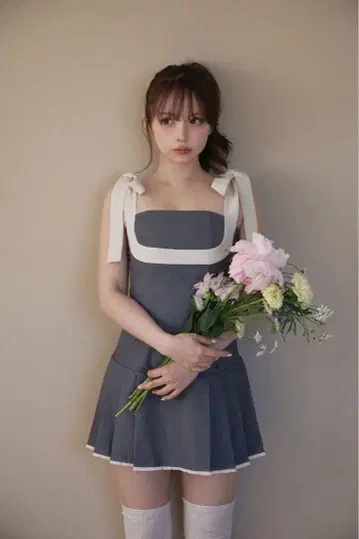andmary Chuchu 플리츠 리본 드레스