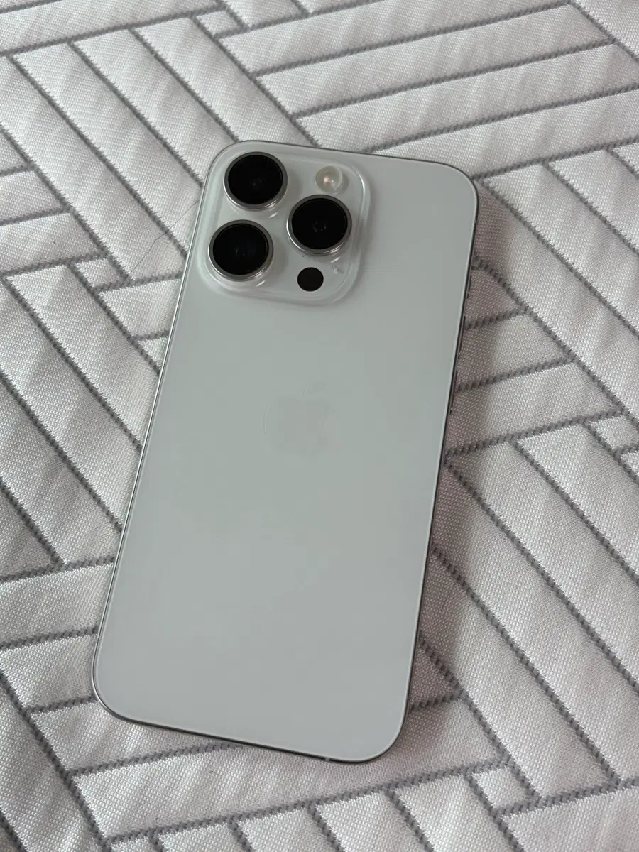 아이폰 15 프로 화이트 128gb
