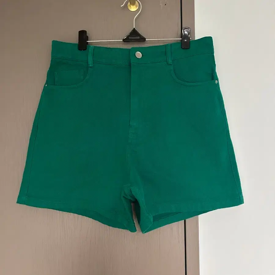 ZARA 그린 데님 숏팬츠