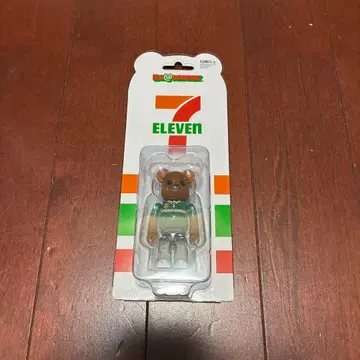 BE@RBRICK 세븐일레븐 베어브릭 100%