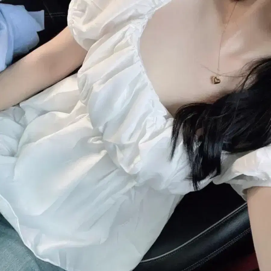 프릴 블라우스