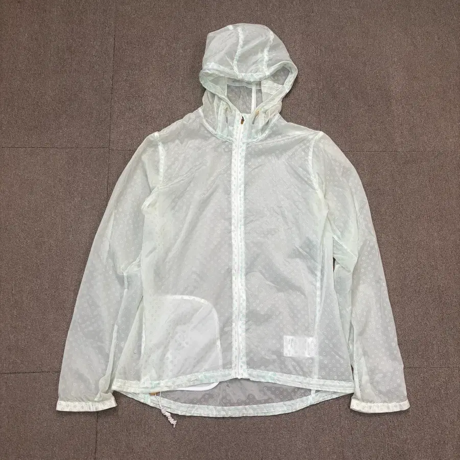 nike 나이키 우먼스 러닝 도트 엠보싱 반투명 바람막이 자켓 L