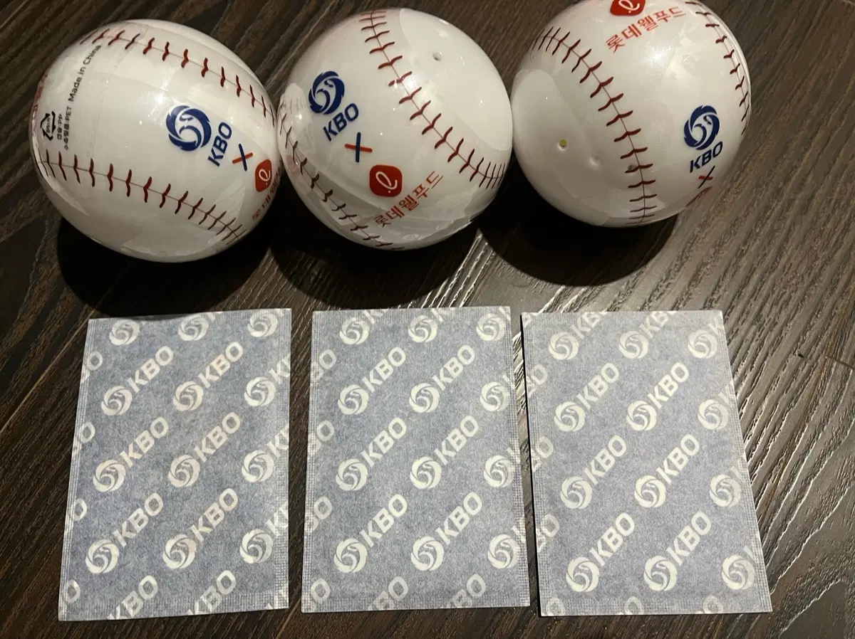 KBO 롯데웰푸드 랜덤 야구공 3개 + KBO 롯데웰푸드 랜덤씰 3개