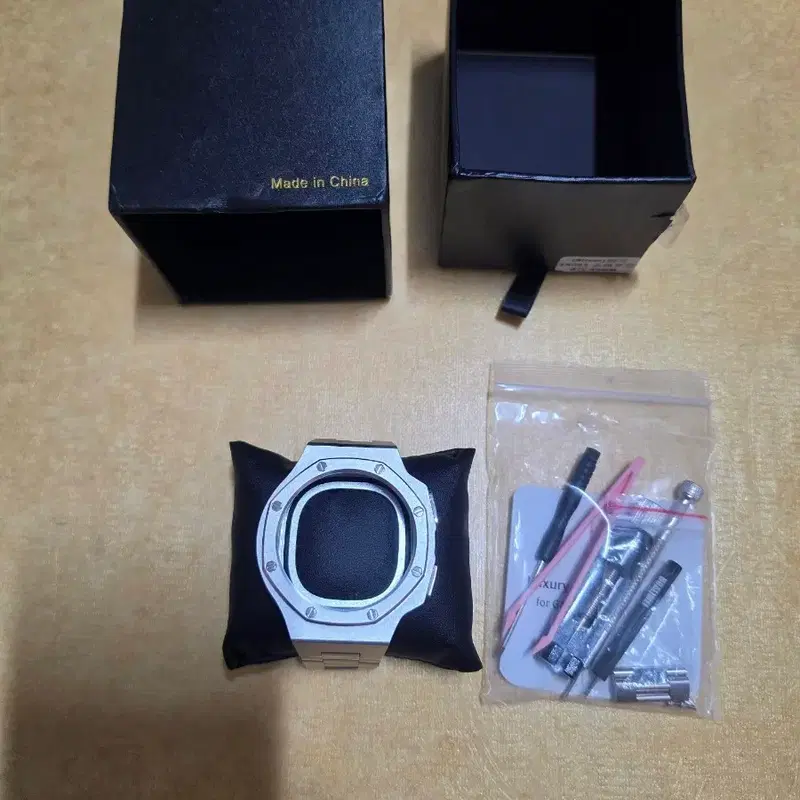 갤럭시워치 8 9 커스텀 케이스 44mm 팝니다.
