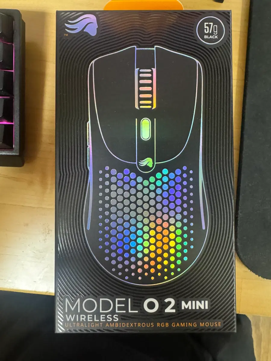글로리어스 모델 O2 미니 무선 RGB 게이밍 마우스 블랙