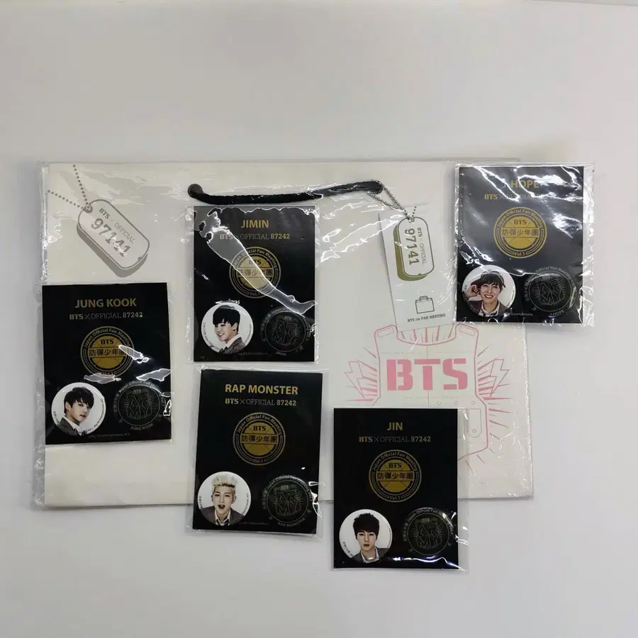 미개봉/초희귀] BTS 2014 Japan Fan Meeting Vol.1 BADGE 5종세트+
