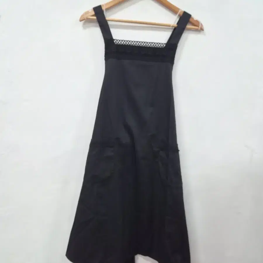 HARDY AMIES 블랙 앞치마 에이프런