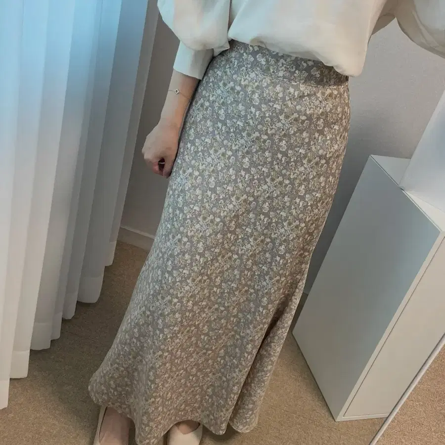 뒷밴딩 플라워 롱 스커트