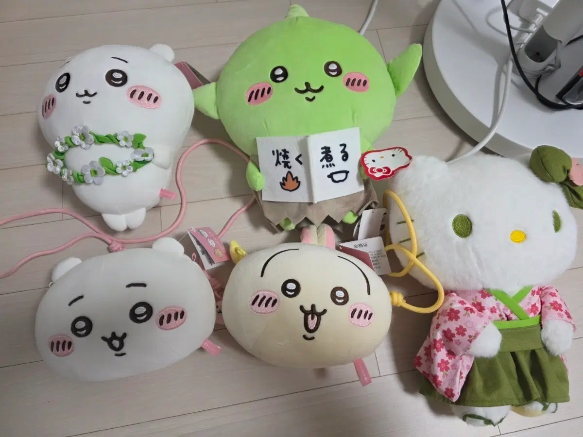 치이카와 헬로키티 인형 가방