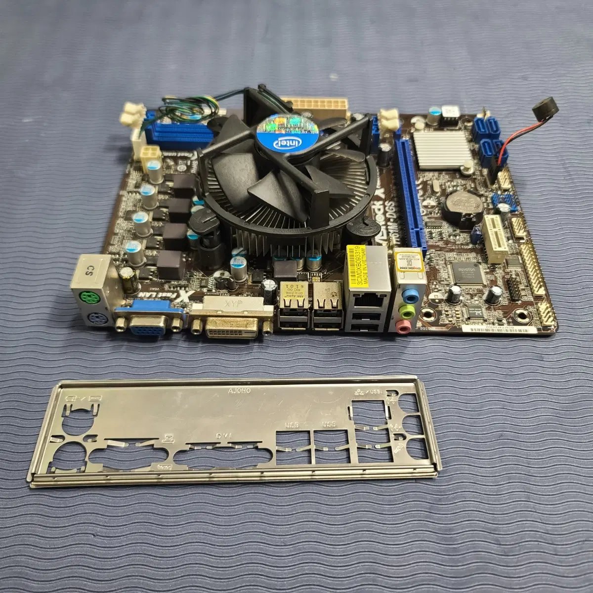 ASRock H61M-DGS 메인보드와 인텔 펜티엄 G2130 CPU