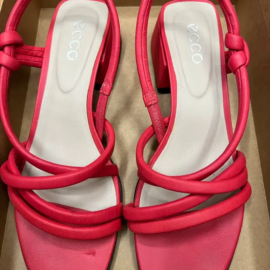 ecco 여성샌들