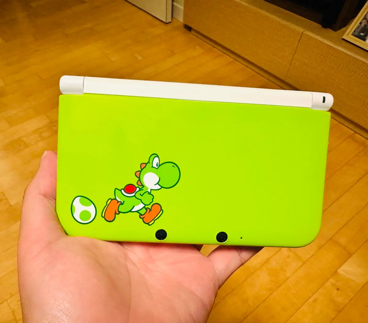 닌텐도 3DS XL 요시 리미티드 에디션
