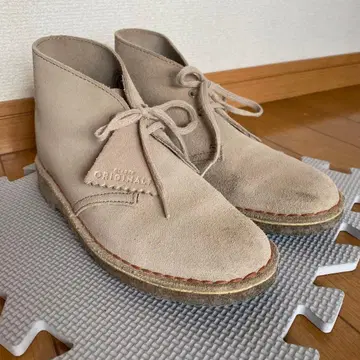 Clarks Originals 디저트 부츠 베이지