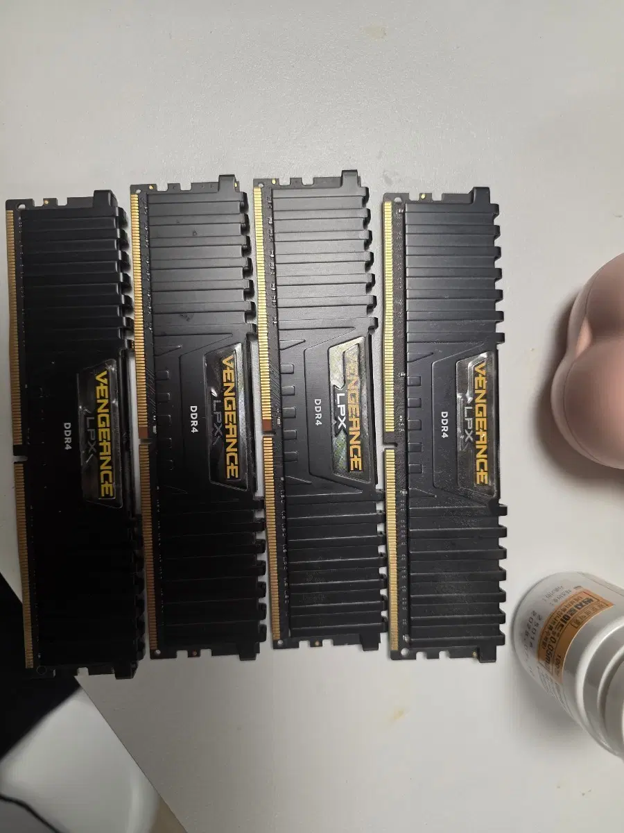 커세어 벤젠스 LPX DDR4 4개 총 48gb(8+8+16+16)