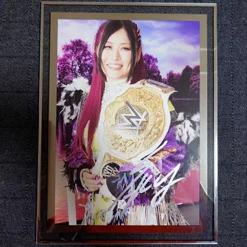 WWE 이요스카이 IYO SKY 친필 사인 사진 프레임