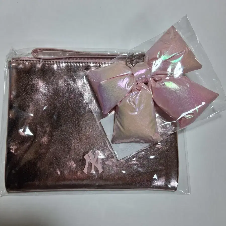 [미개봉] 바닐라코 엠엘비 메탈릭 핑크 에디션 파우치 + 키링