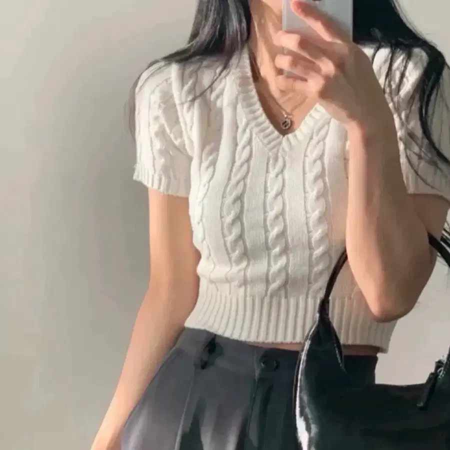 어텀 브이넥 꽈배기 니트 아이보리