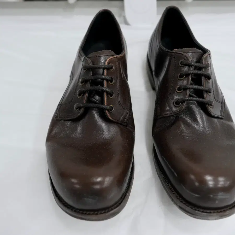 돌체앤가바나 더비 구두Dolce & Gabbana logo-tag leather derby shoes