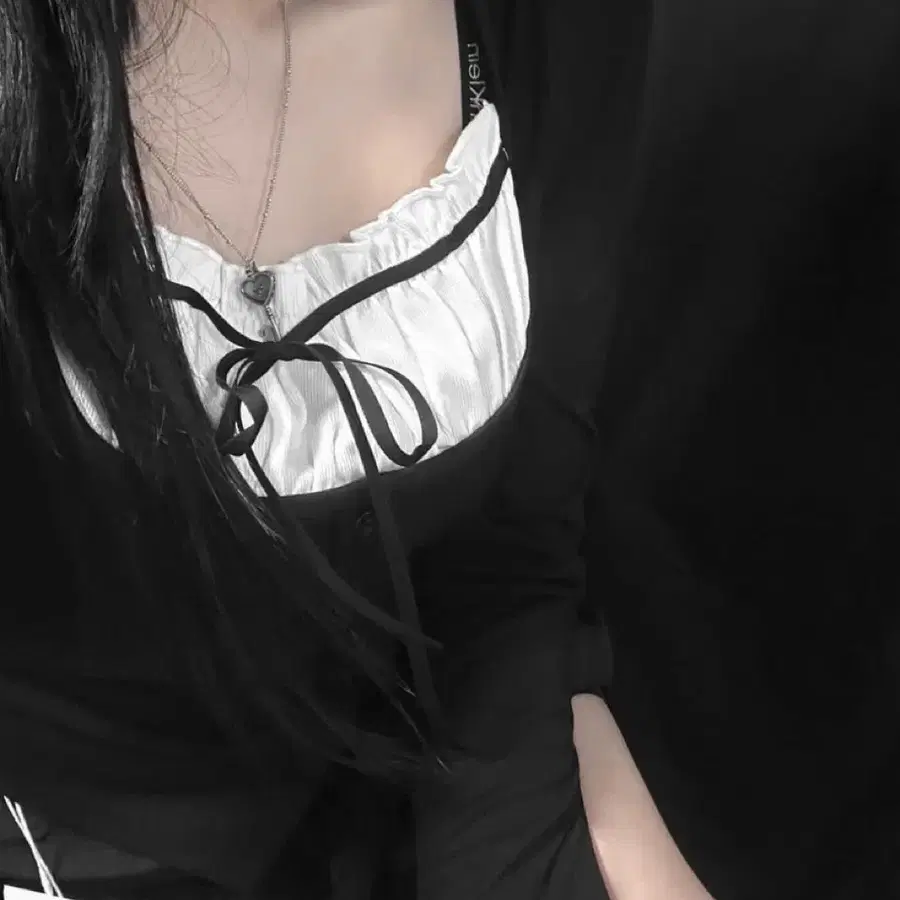 공겜여주 러블리 블랙 레이스 블라우스 리본 탑 에이블리 빈티지