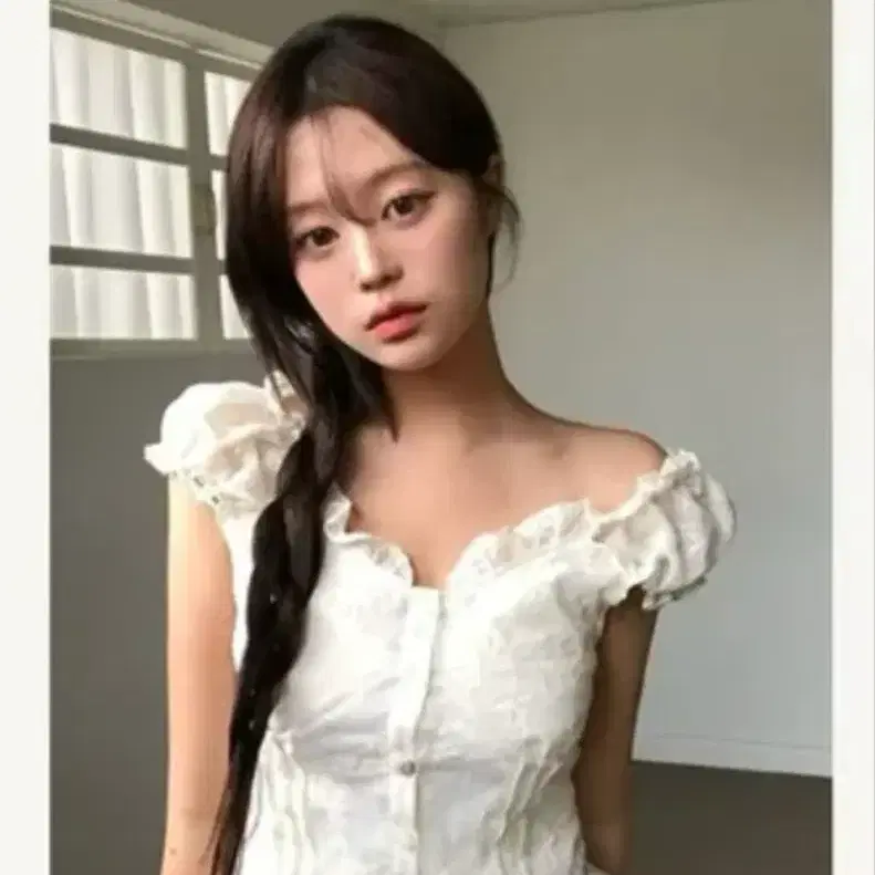 에이블리 프릴 블라우스 새상품