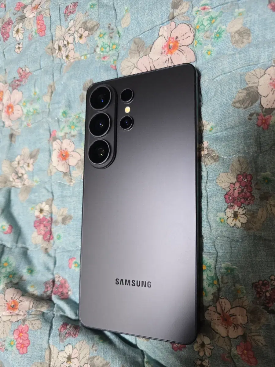 갤럭시 S26 울트라 512GB  블랙 팝니다(박스x)