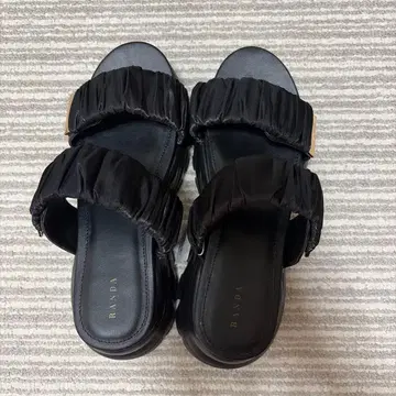란다 개더 벨트 스포츠 뮬 샌들 블랙