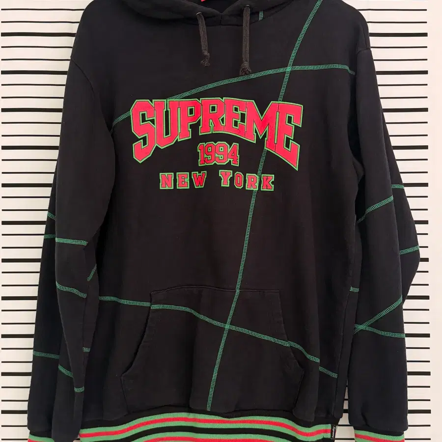 슈프림(supreme)월드 페이머스 컬리지 후드