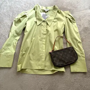 [택 포함 새상품] m_ 긴팔 셔츠 라이트 그린 사이즈 S moussy