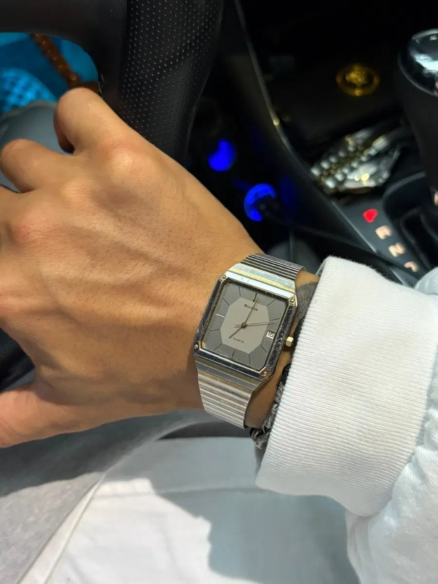 부로바 Bulova 사각 데이트 탱크 메탈 콤비 쿼츠 시계