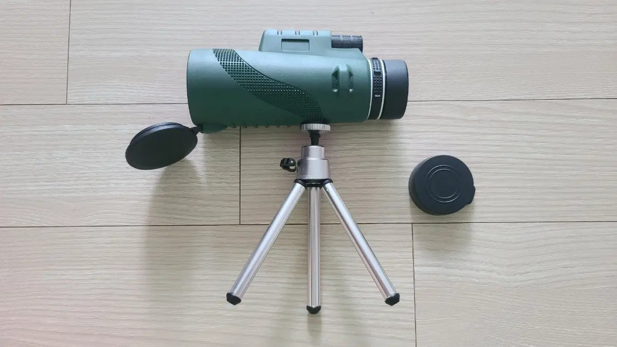 테무산 고배율 휴대용 망원경 새제품 여행용 스포츠경기 관람용
