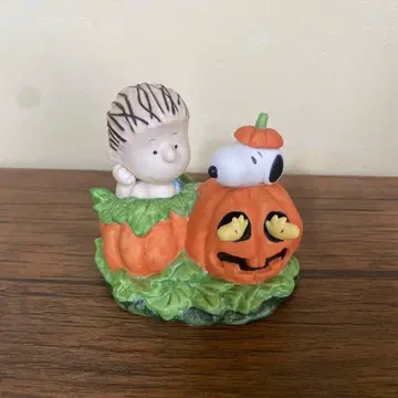 PEANUTS 스누피 라이너스 할로윈 피규어