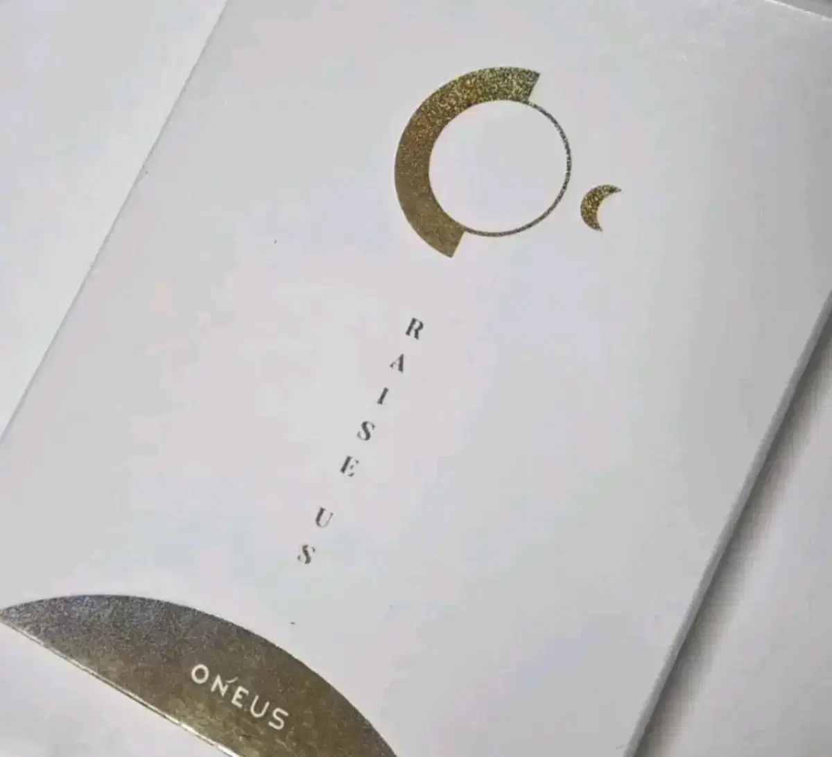 원어스 태떨 앨범