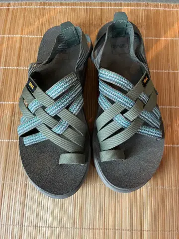 TEVA 테바 VOYA STRAPPY 샌들 올리브 사이즈 7(24cm)