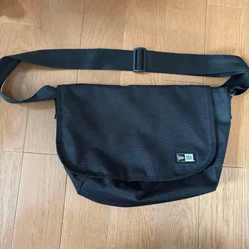 New Era 메신저 백 블랙