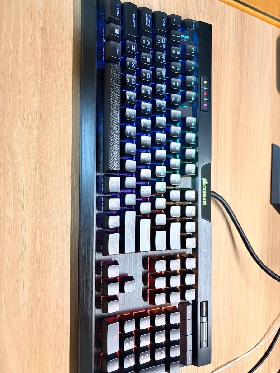 커세어 K70 RGB MK.2 기계식 키보드