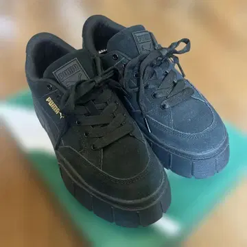 PUMA 통굽 스니커즈 블랙