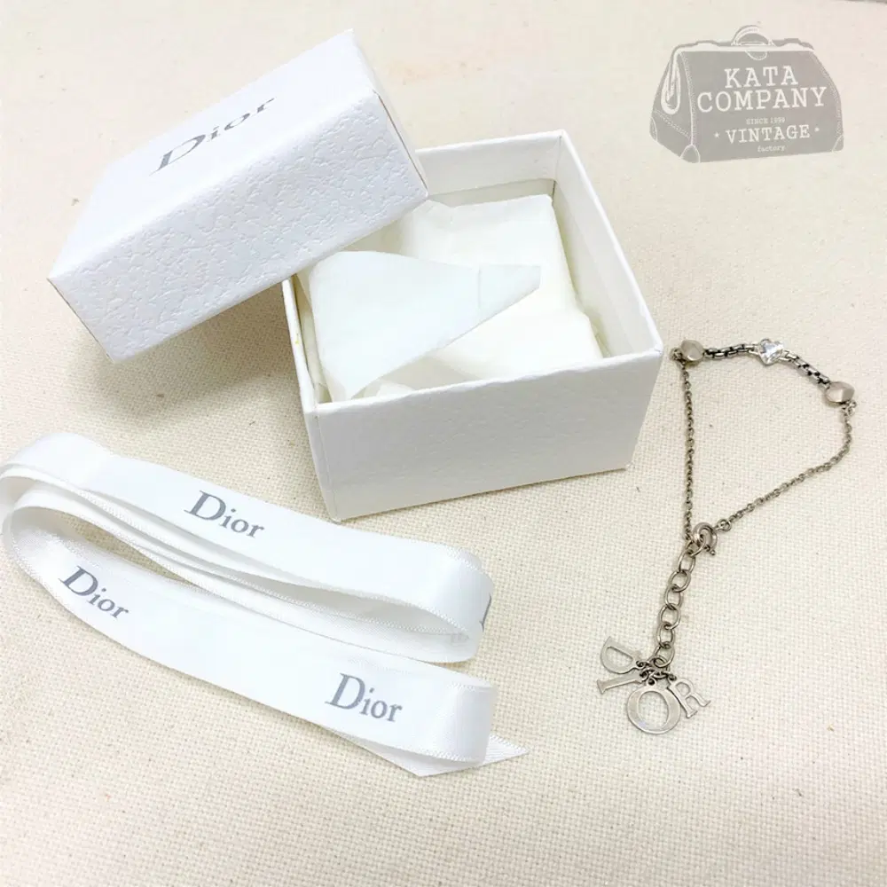 DIOR 디올 이니셜 드롭 하트스톤 엔틱실버메탈 체인 팔찌 브레이슬릿 A565